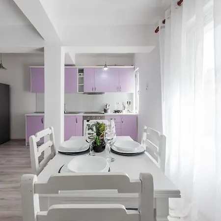 Bllok Moni Resilience 2bedr Terrace דירה טיראנה