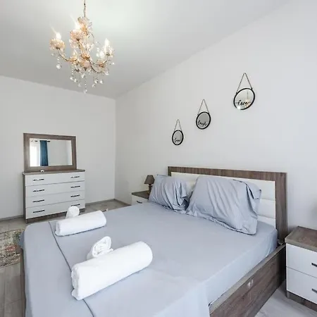 Bllok Moni Resilience 2bedr Terrace Appartamento *