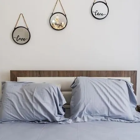 Bllok Moni Resilience 2bedr Terrace 아파트