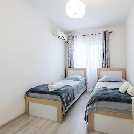 Bllok Moni Resilience 2bedr Terrace Appartamento *