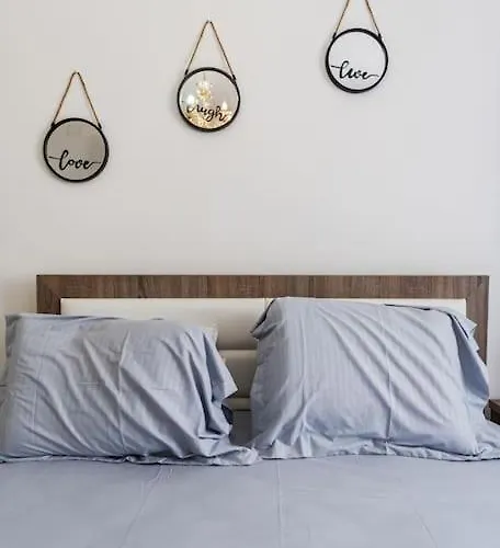 Bllok Moni Resilience 2bedr Terrace Appartamento