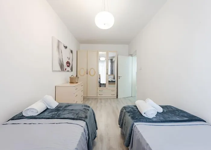 Bllok Moni Resilience 2bedr Terrace Appartamento Tirana